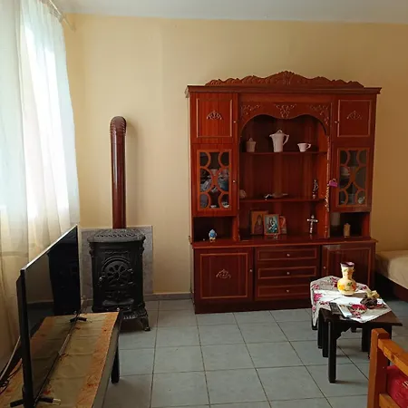 Dina's House بيت للعطل Leontárion